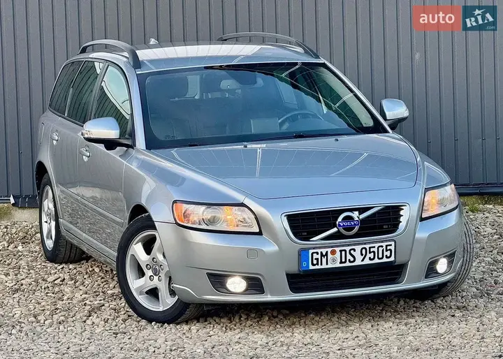 Volvo V50 2011 photo 3