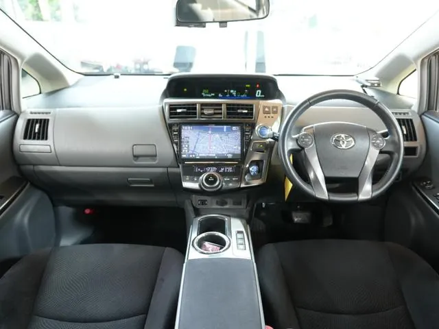 Toyota Priusα 2014 photo 2