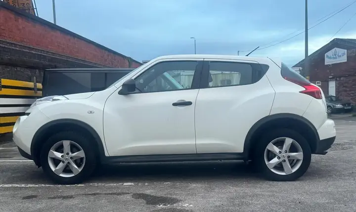 Nissan Juke 2011 photo 2