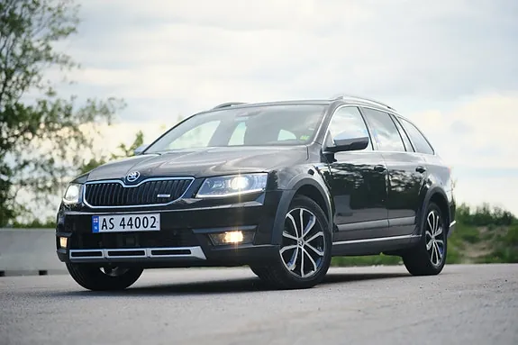Skoda Octavia 2015 photo 2