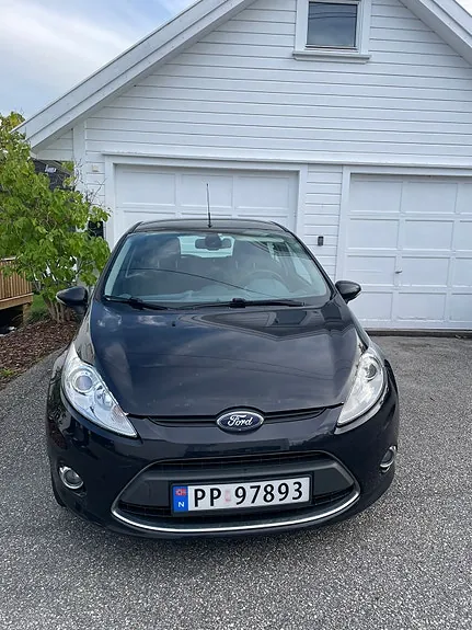 Ford Fiesta 2010 photo 2