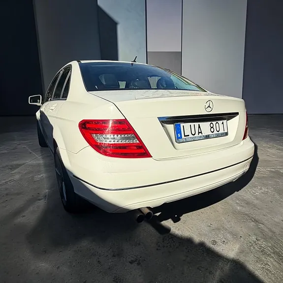 Mercedes-Benz C180 2012 photo 4