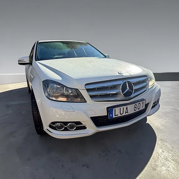 Mercedes-Benz C180 2012 photo 2