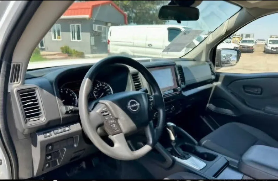 Nissan Frontier 2023 photo 5