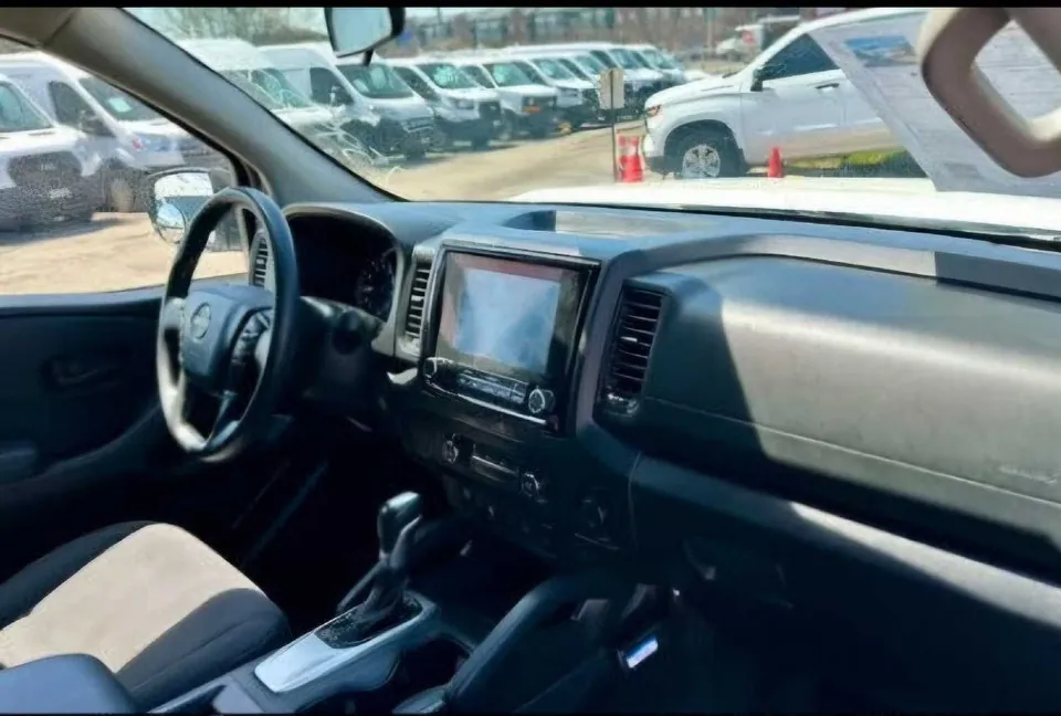 Nissan Frontier 2023 photo 2