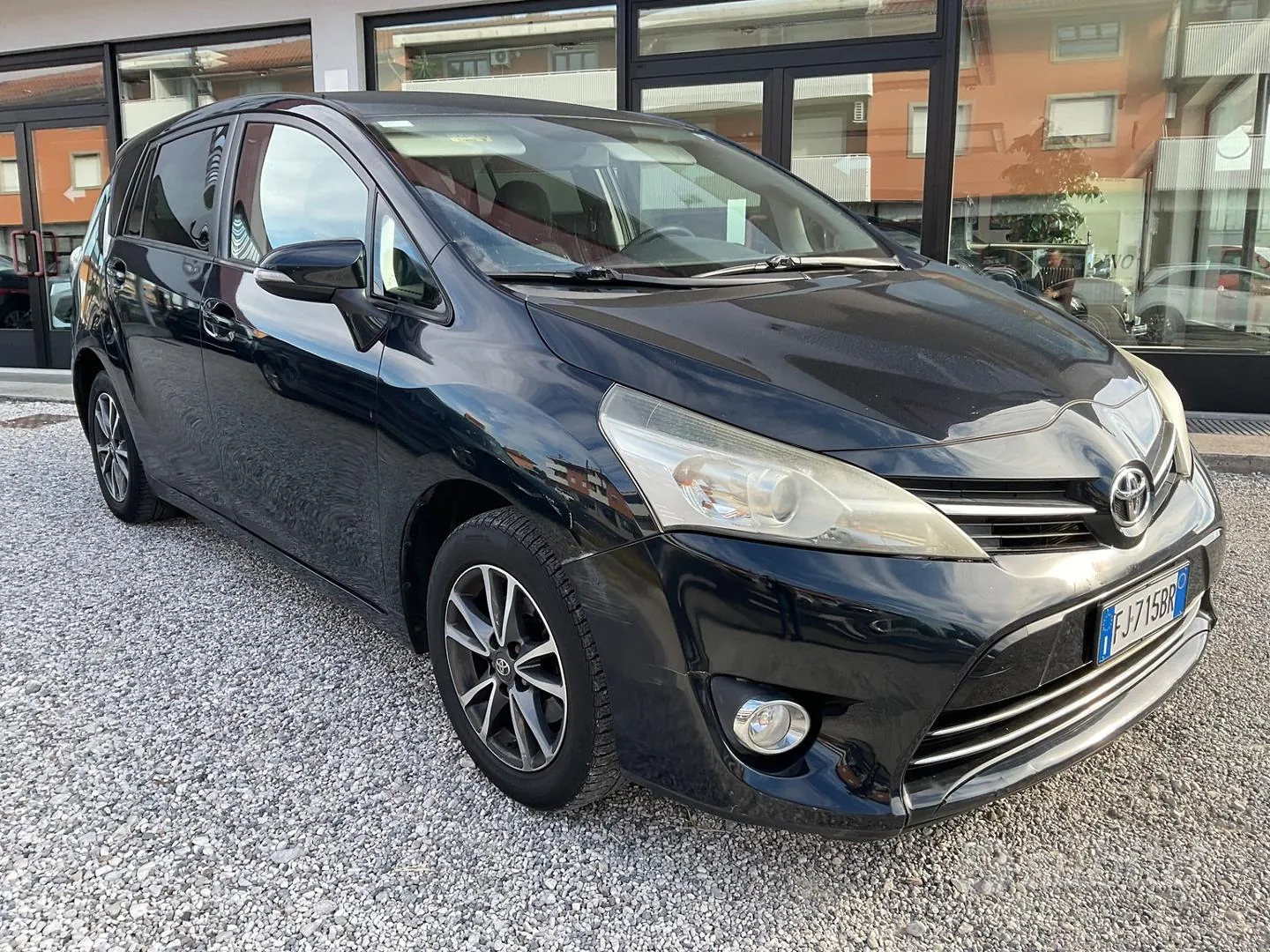 Toyota Verso 2014 photo 2
