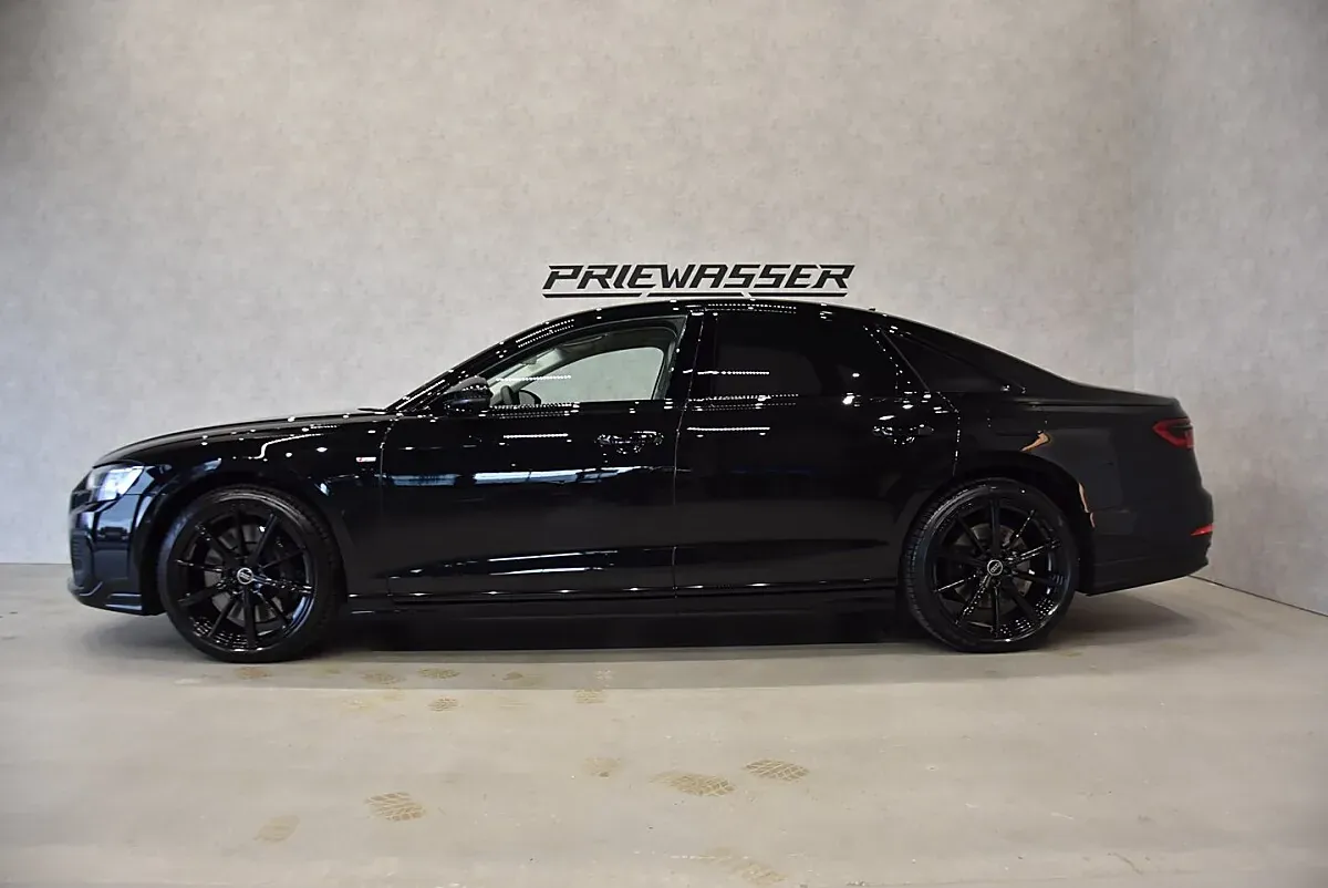 Audi A8 2025 photo 3