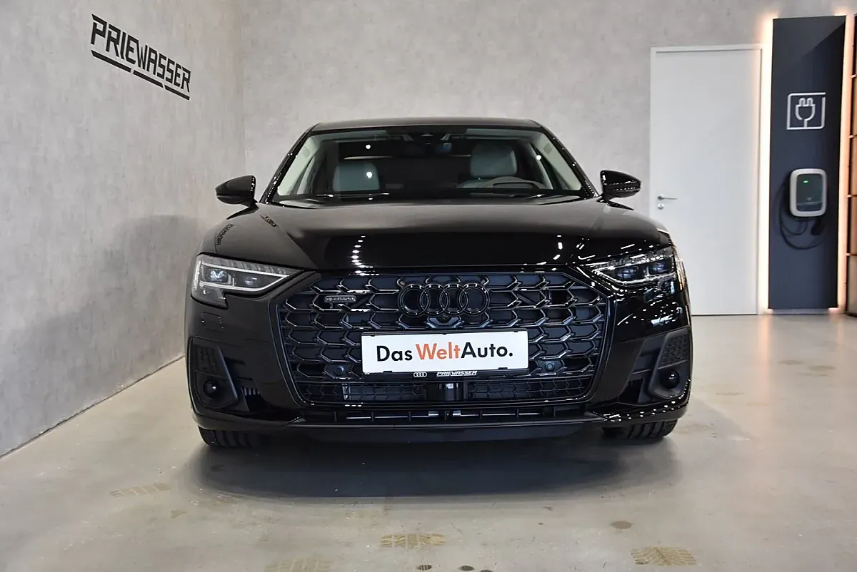 Audi A8 2025 photo 2