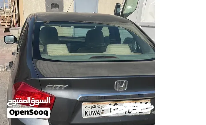 Honda City 2010 photo 2