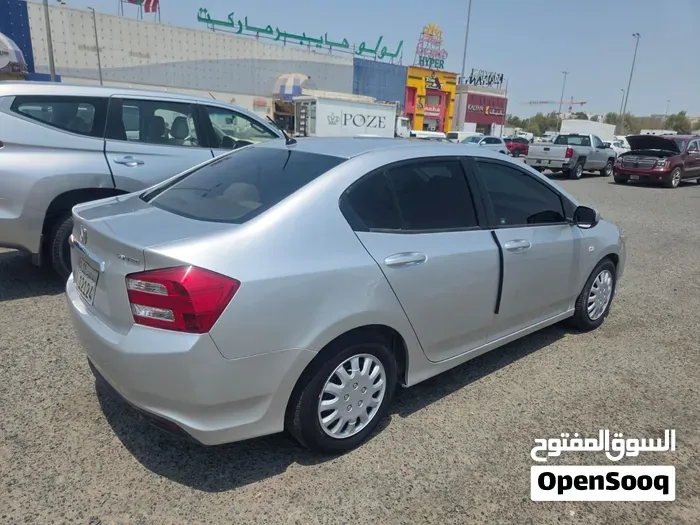 Honda City 2010 photo 4