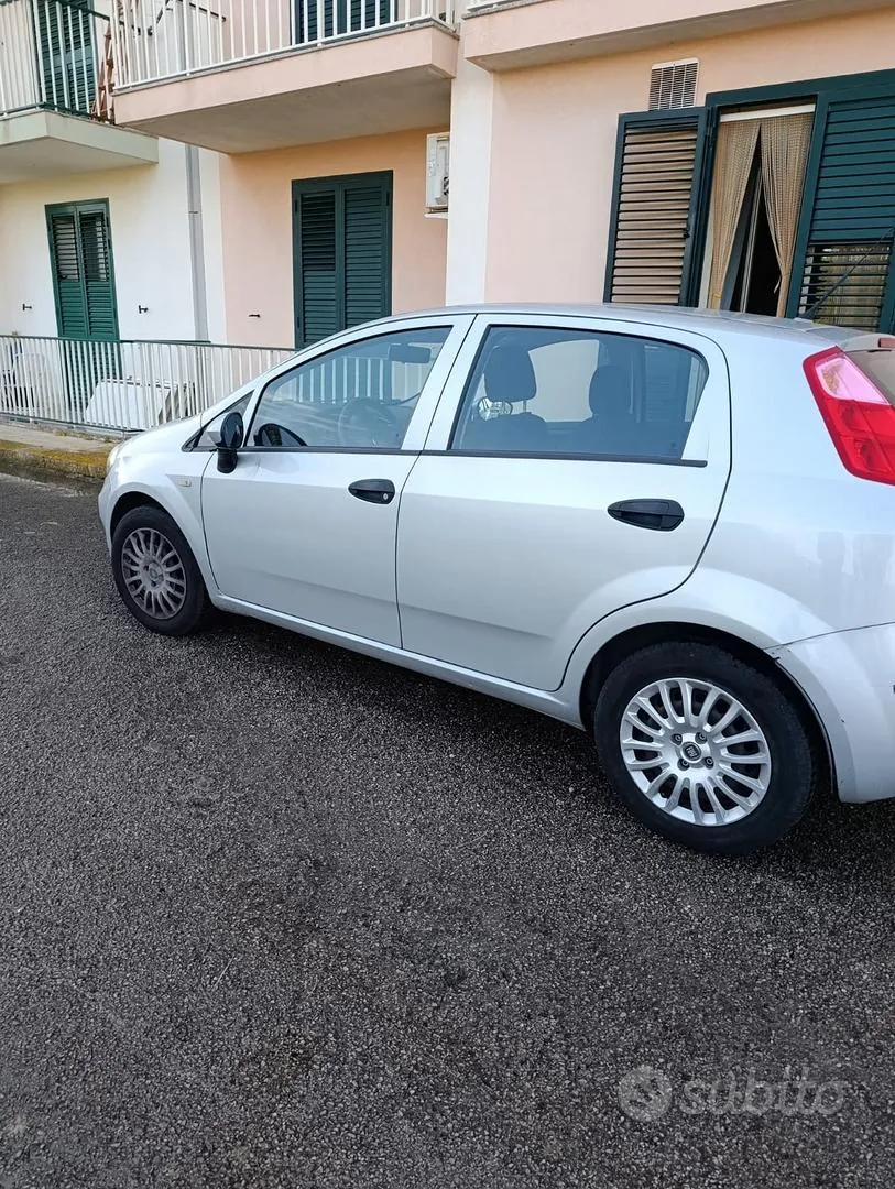 Fiat Grande Punto 2016 photo 2