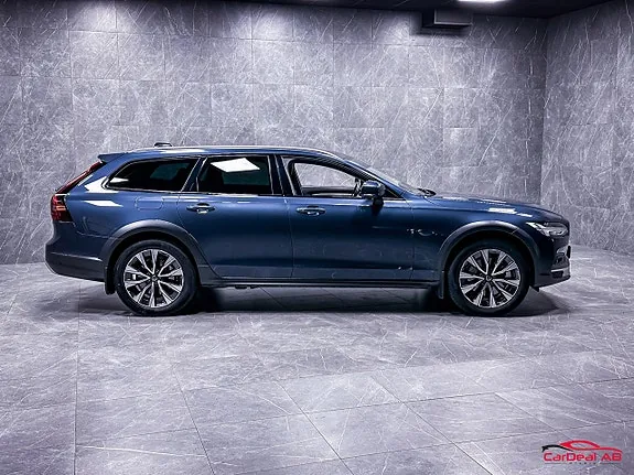 Volvo V90 Cross Country 2022 photo 2