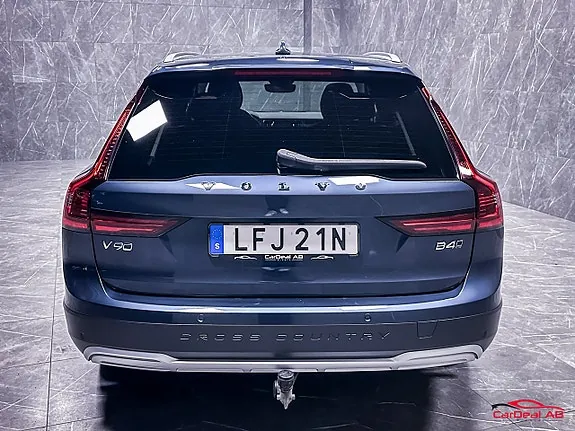 Volvo V90 Cross Country 2022 photo 4