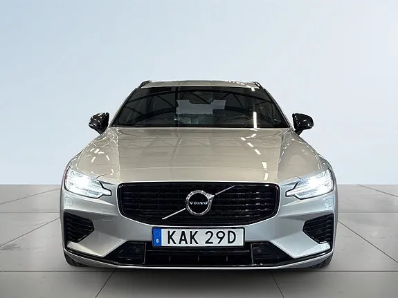 Volvo V60 2022 photo 2