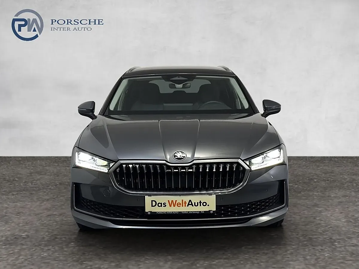 Skoda Superb 2025 photo 2