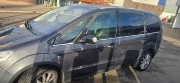 Ford Galaxy 2009 photo 4