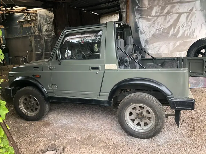 Suzuki Samurai 1990 photo 5