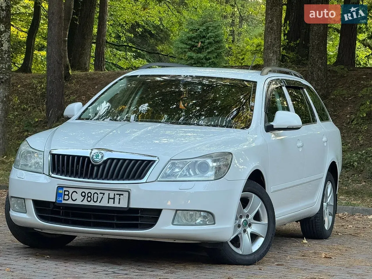 Skoda Octavia 2011 photo 2