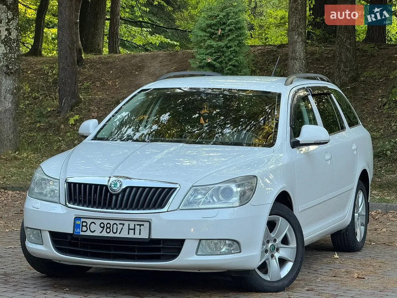 Skoda Octavia 2011 photo 3