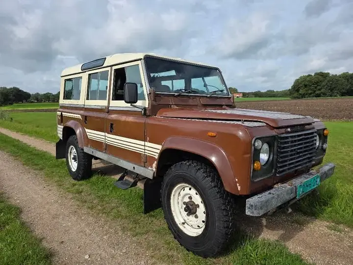 Land Rover Defender