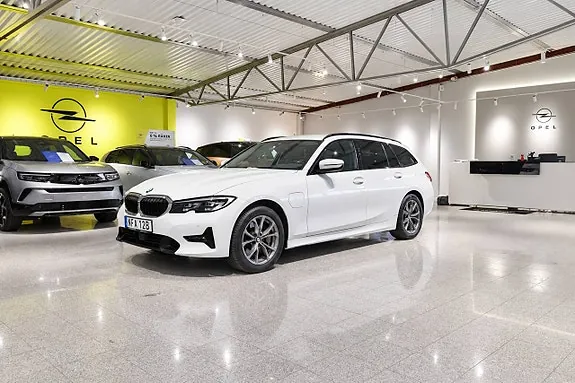 BMW 330E