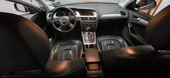 Audi A4 2009 photo 2