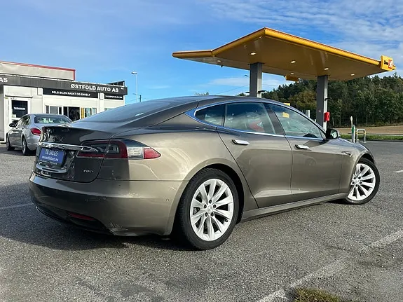 Tesla Model S 2016 photo 5