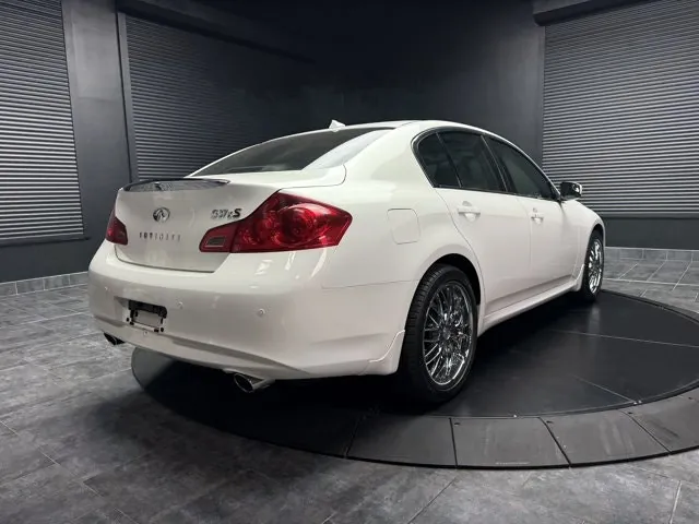 Infiniti G37 2010 photo 3