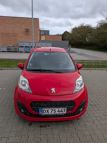 Peugeot 107 2013 photo 2