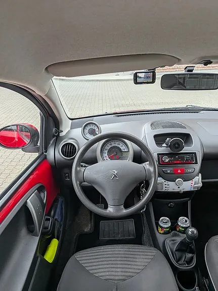 Peugeot 107 2013 photo 4
