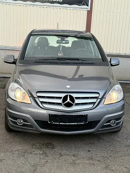 Mercedes-Benz 180 2010 photo 2