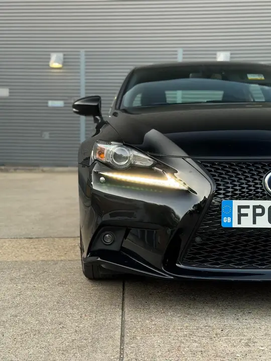 Lexus Is 2016 photo 4