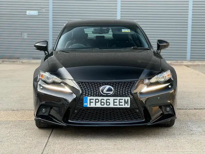 Lexus Is 2016 photo 3