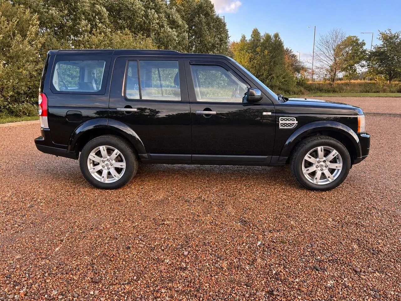 Land Rover Discovery 4 2010 photo 2