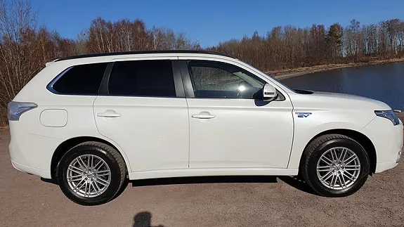 Mitsubishi Outlander 2015 photo 2