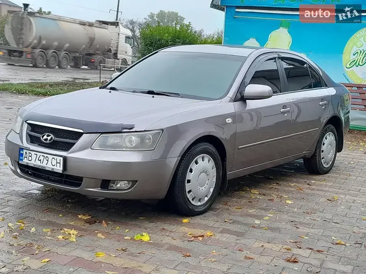 Hyundai Sonata 2005 photo 2
