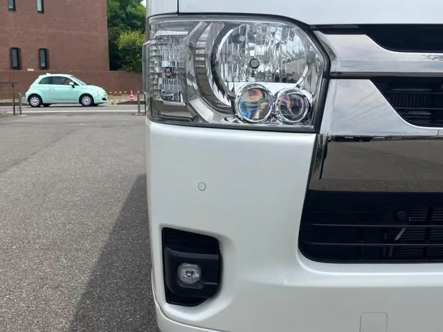 Toyota Hiace 2022 photo 2