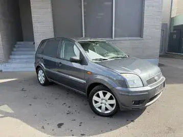 Ford Fusion 2004 photo 3