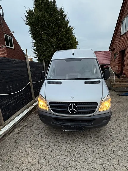 Mercedes-Benz Sprinter 2010 photo 2