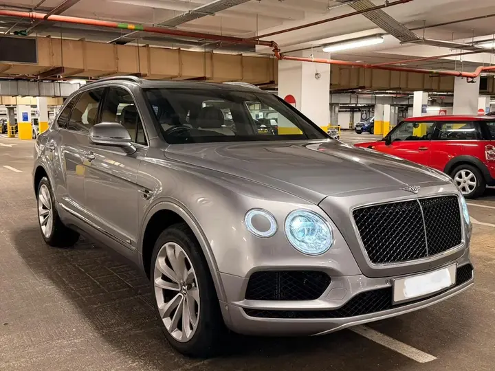 Bentley Bentayga 2017 photo 2