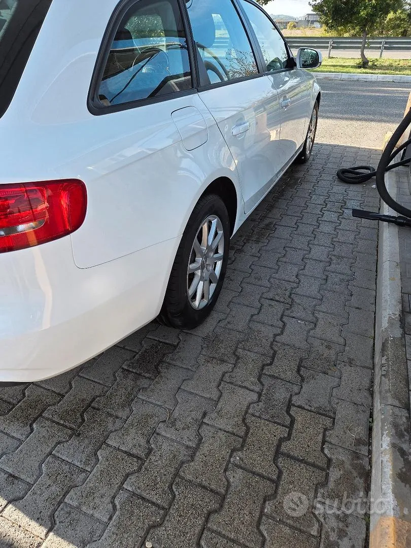 Audi A4 2015 photo 3
