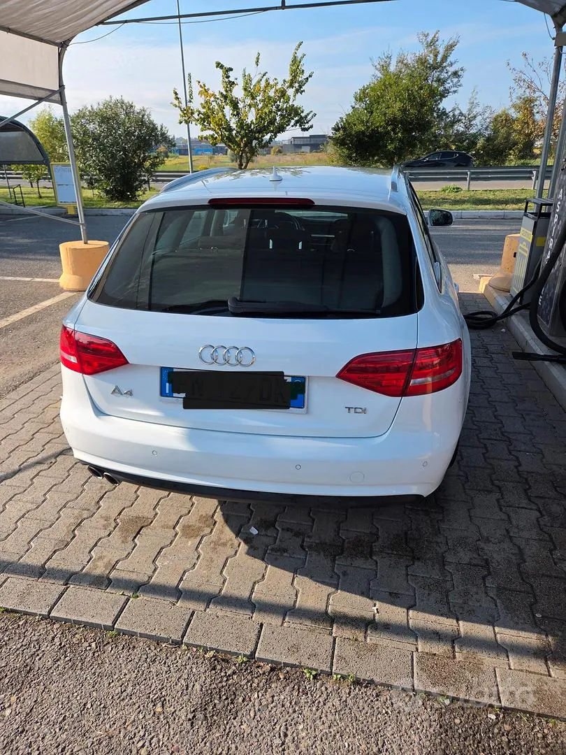 Audi A4 2015 photo 2