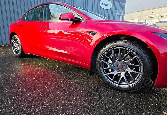 Tesla Model 3 2025 photo 5