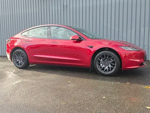 Tesla Model 3 2025 photo 3