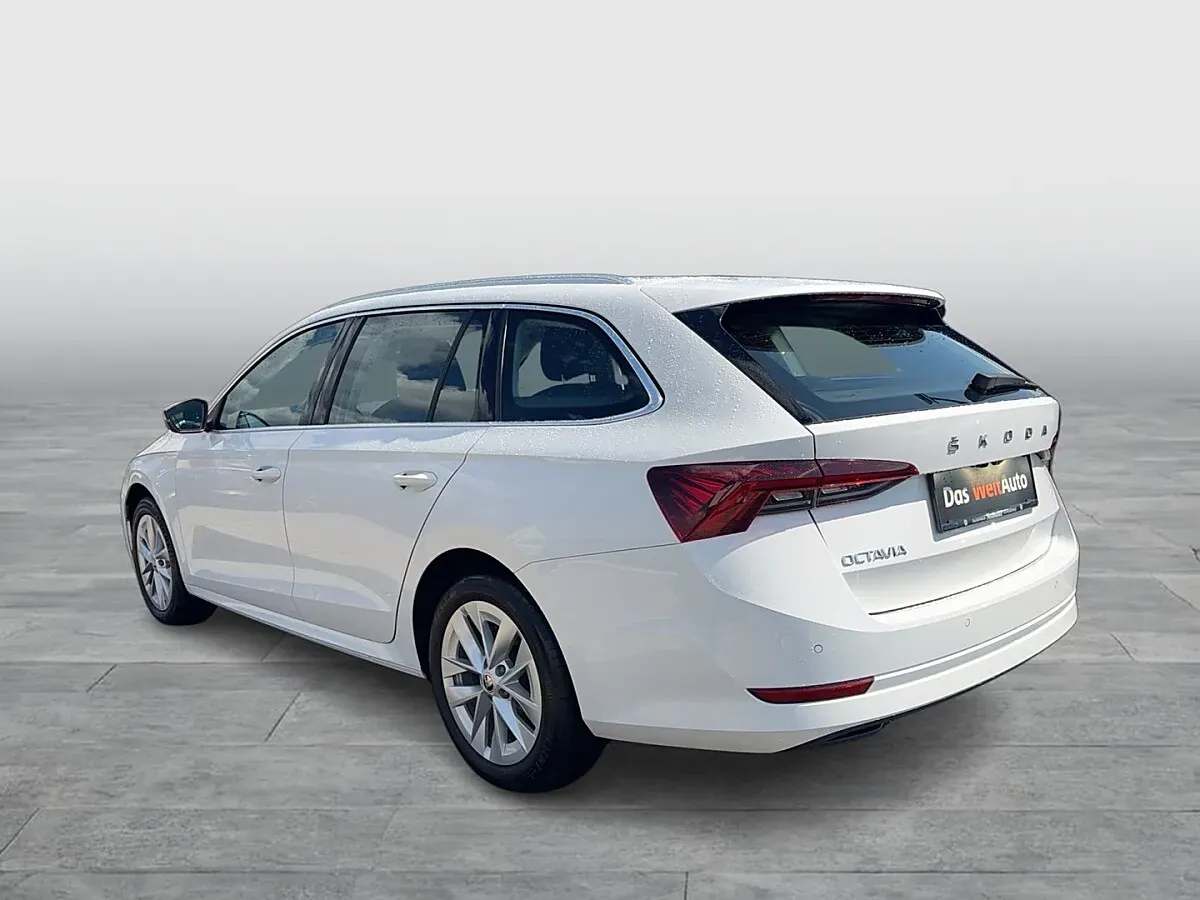 Skoda Octavia 2024 photo 3