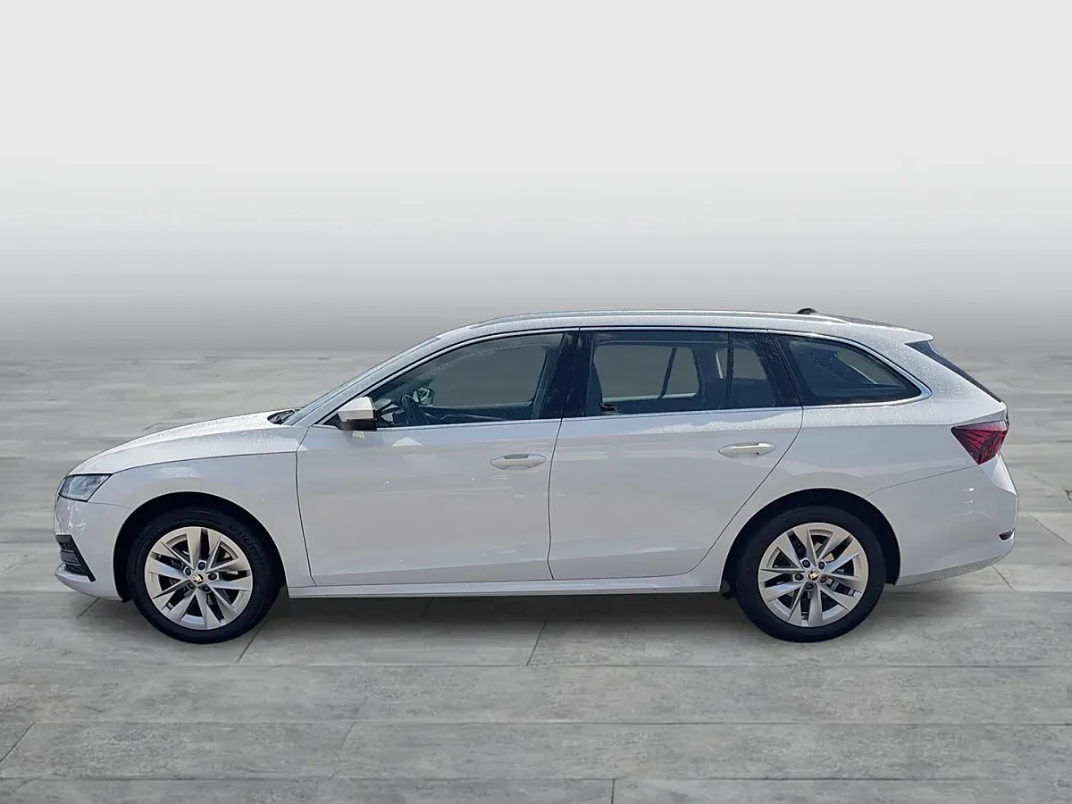 Skoda Octavia 2024 photo 2