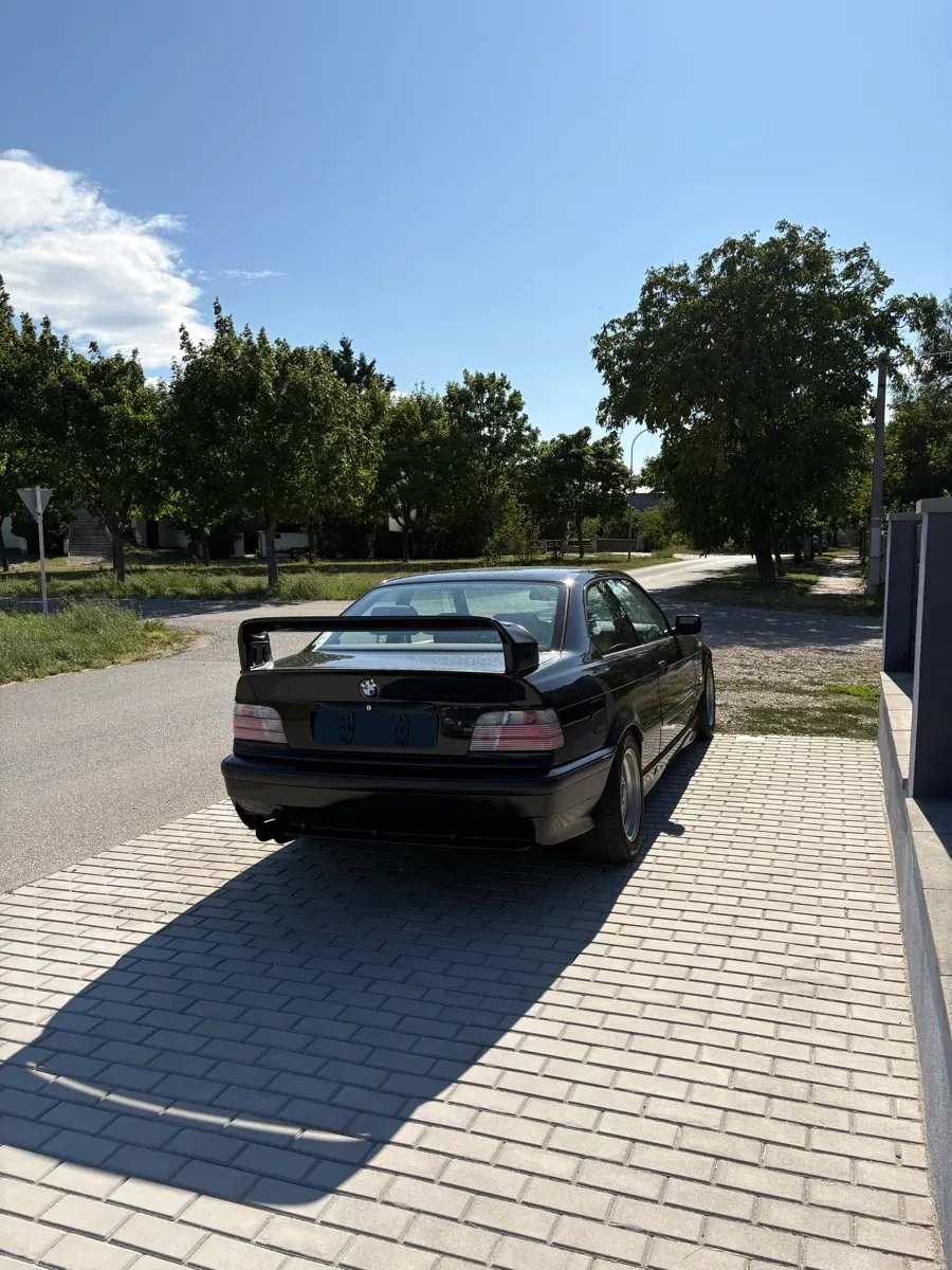 BMW 3 Series 1996 photo 2