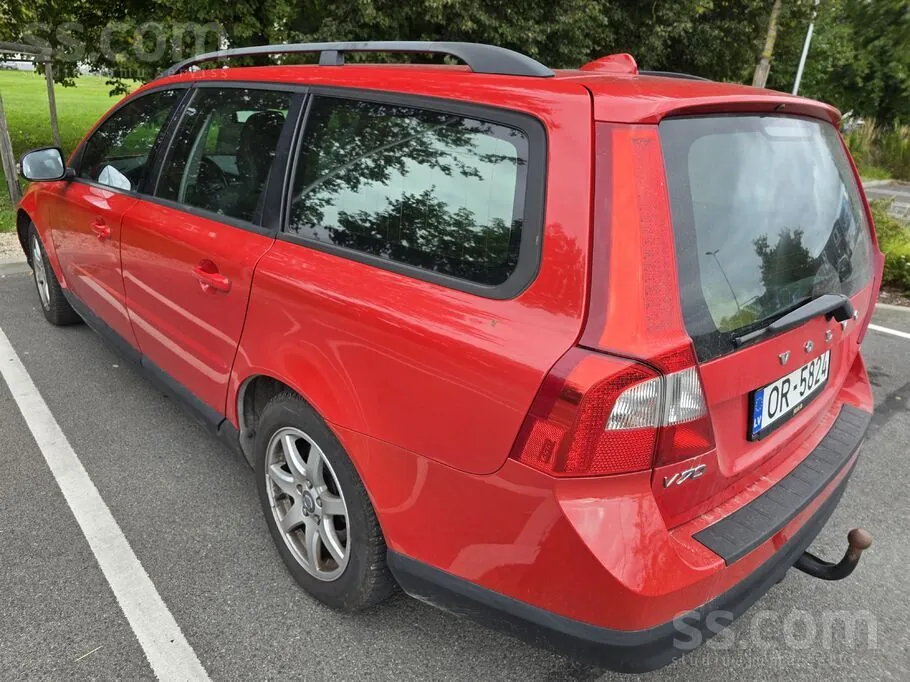 Volvo V70 2010 photo 4