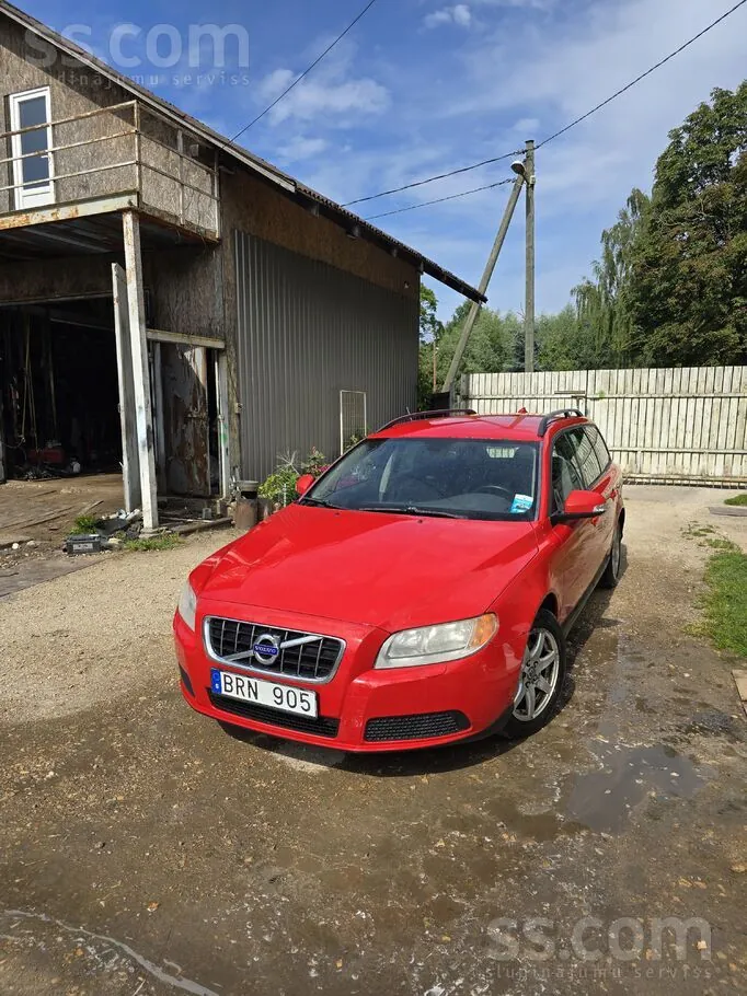 Volvo V70 2010 photo 5