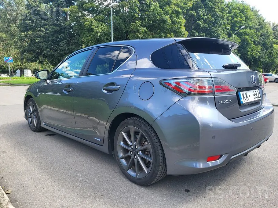 Lexus Ct 2013 photo 2